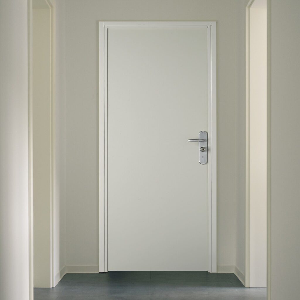 Porte blindée intérieure installée dans un local sécurisé